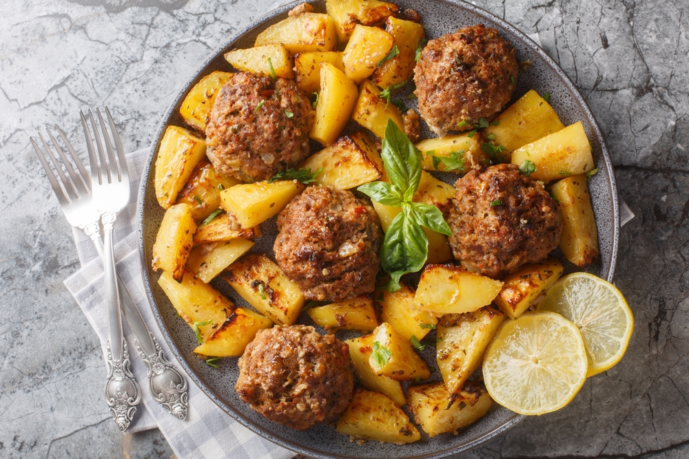 Grecia dezvăluie secretul chiftelelor perfecte: Rețeta la cuptor, senzație!