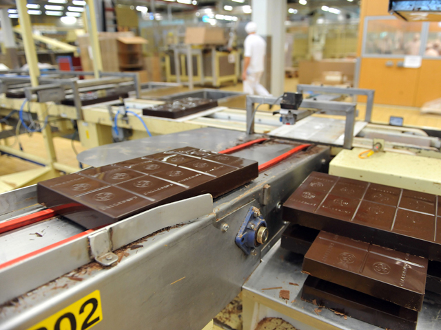 Criză la ciocolată: Barry Callebaut, lovită de prăbușirea prețului la cacao, pierde 17% din acțiuni