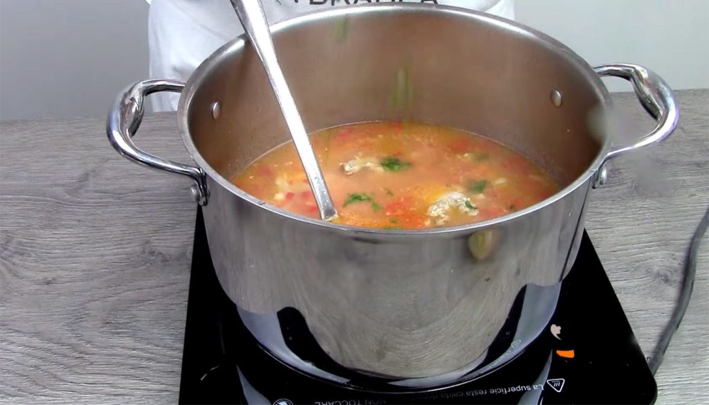 Atenție la ciorba de curcan: Condimentul care-i dă gustul peste cap!