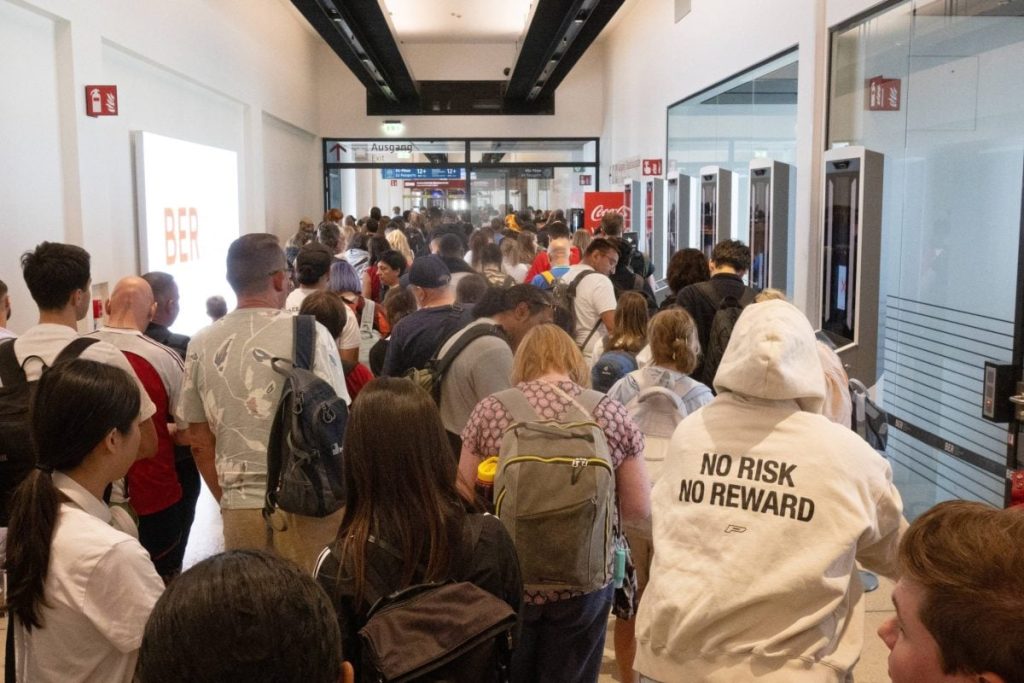 La Milano: Aproape 100 de oameni, victime ale caniculei și aglomerației