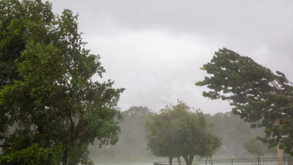 Cod galben de vânt, ploi în Nord, Centru și Est Sâmbătă. Vremea se schimbă radical