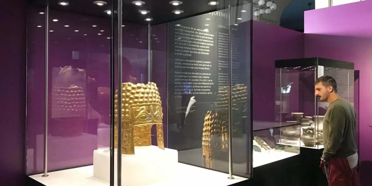 Coiful de la Coțofenești și brățările dacice furate din Olanda, aduse înapoi la București