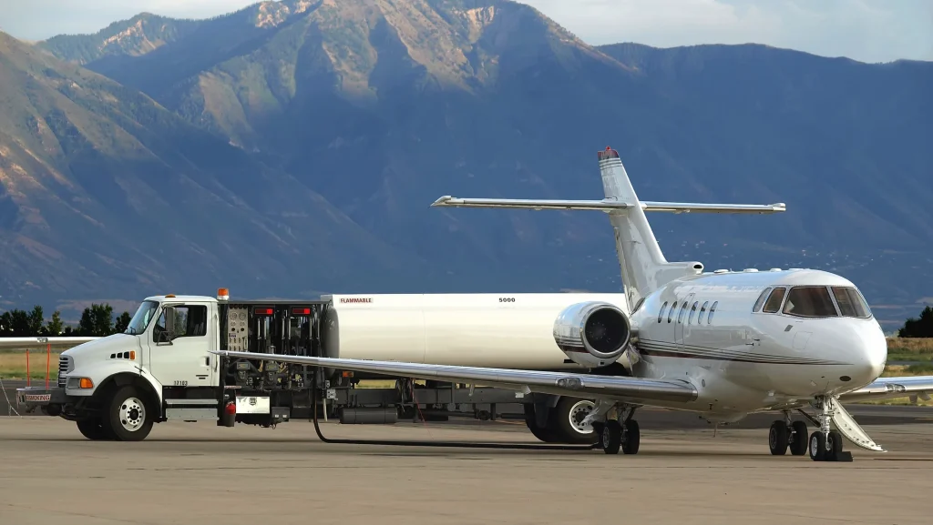 Criză carburanți: Europa, în pericol. Rezerve pentru avioane, pe final!