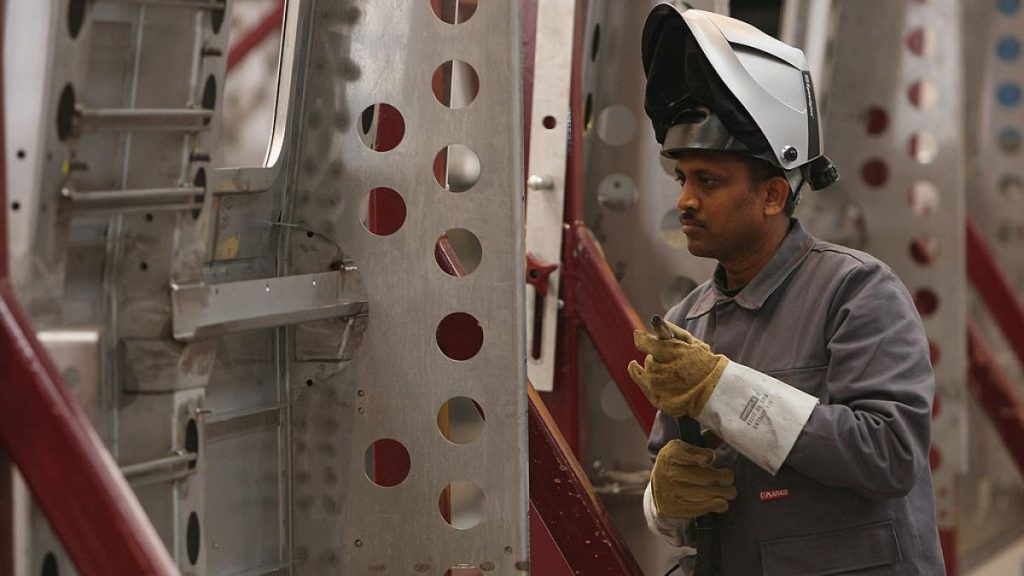 Companiile din România, acuză: Guvernul închide abuziv accesul la forța de muncă