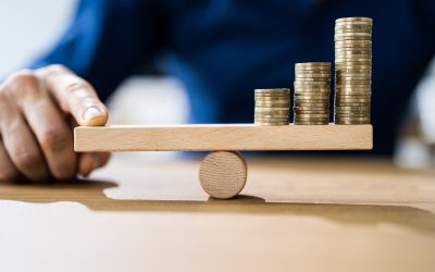 Inflația macină economia: firmele-nghit costuri, românii strâng cureaua la consum