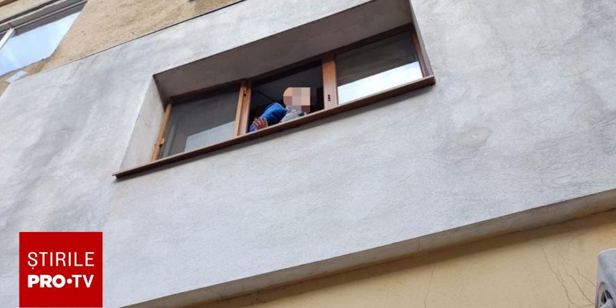 Micuțul, salvat de Poliție de pe pervaz în seara de Înviere în Vâlcea