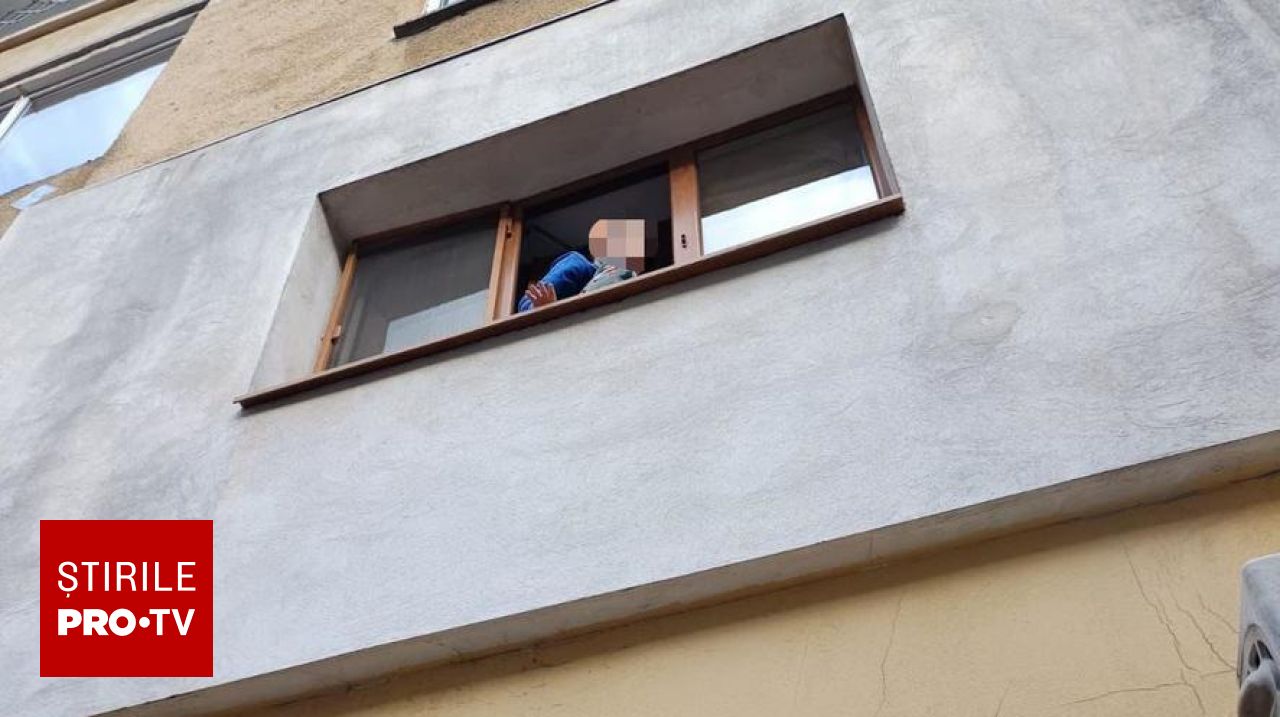 Micuțul, salvat de Poliție de pe pervaz în seara de Înviere în Vâlcea