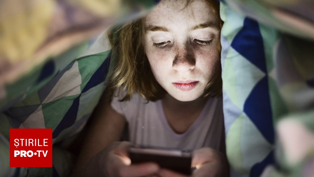 Lumina telefoanelor nu e de vină. Ce îți fură, de fapt, somnul