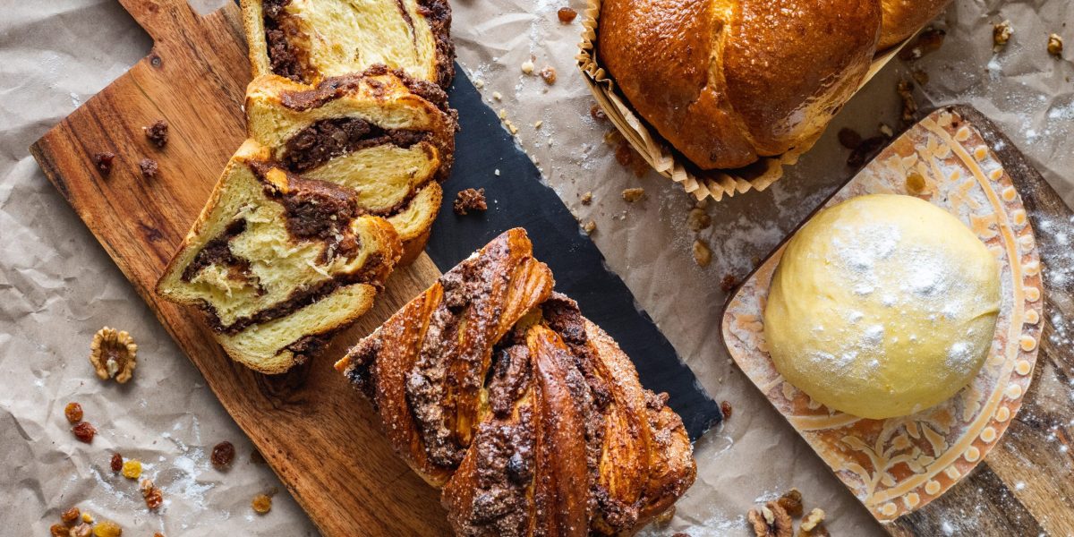 Cozonacul, desertul tradițional al românilor: unde-și găsește originile