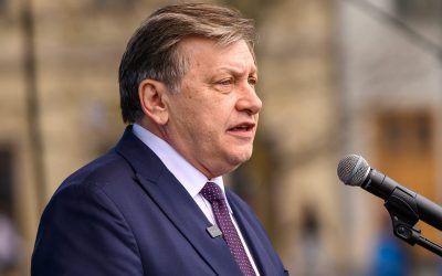 Crin ANTONESCU, atac dur la BOLOJAn: „Sunt alții în PNL superiori”