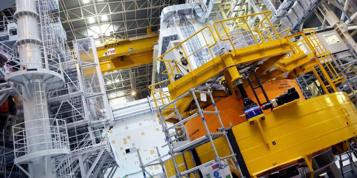 Rusia la butoane: Cum alimentează reactorul nuclear din Europa