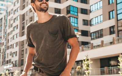 Află trucurile stilului: Cum asortezi tricourile bărbați în ținute casual