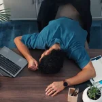 Angajatul care a dat în judecată firma: 500.000€ despăgubiri pentru zeci de luni fără concediu