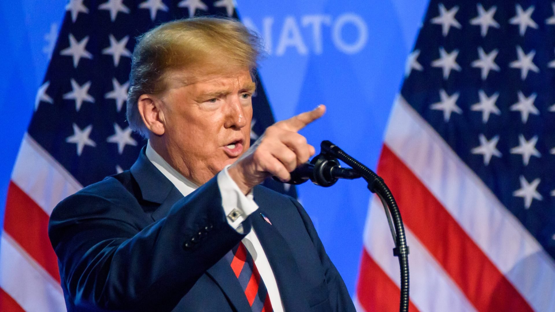 Trump ordonă blocarea Strâmtorii Hormuz: Navele SUA, în alertă maximă