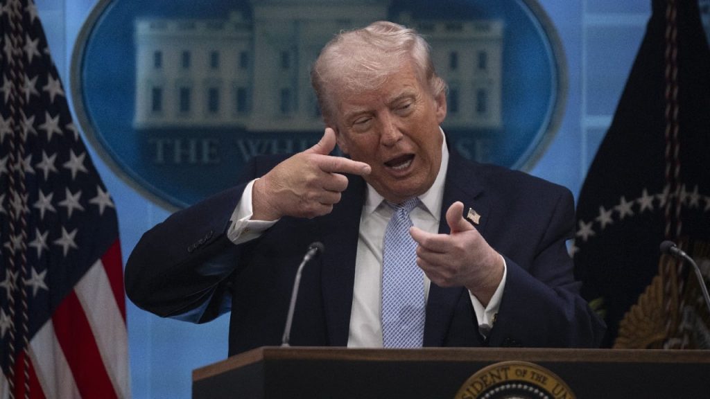 Trump le transmite iranienilor, la fel ca lui Zelenski: „Nu aveți cărți bune”