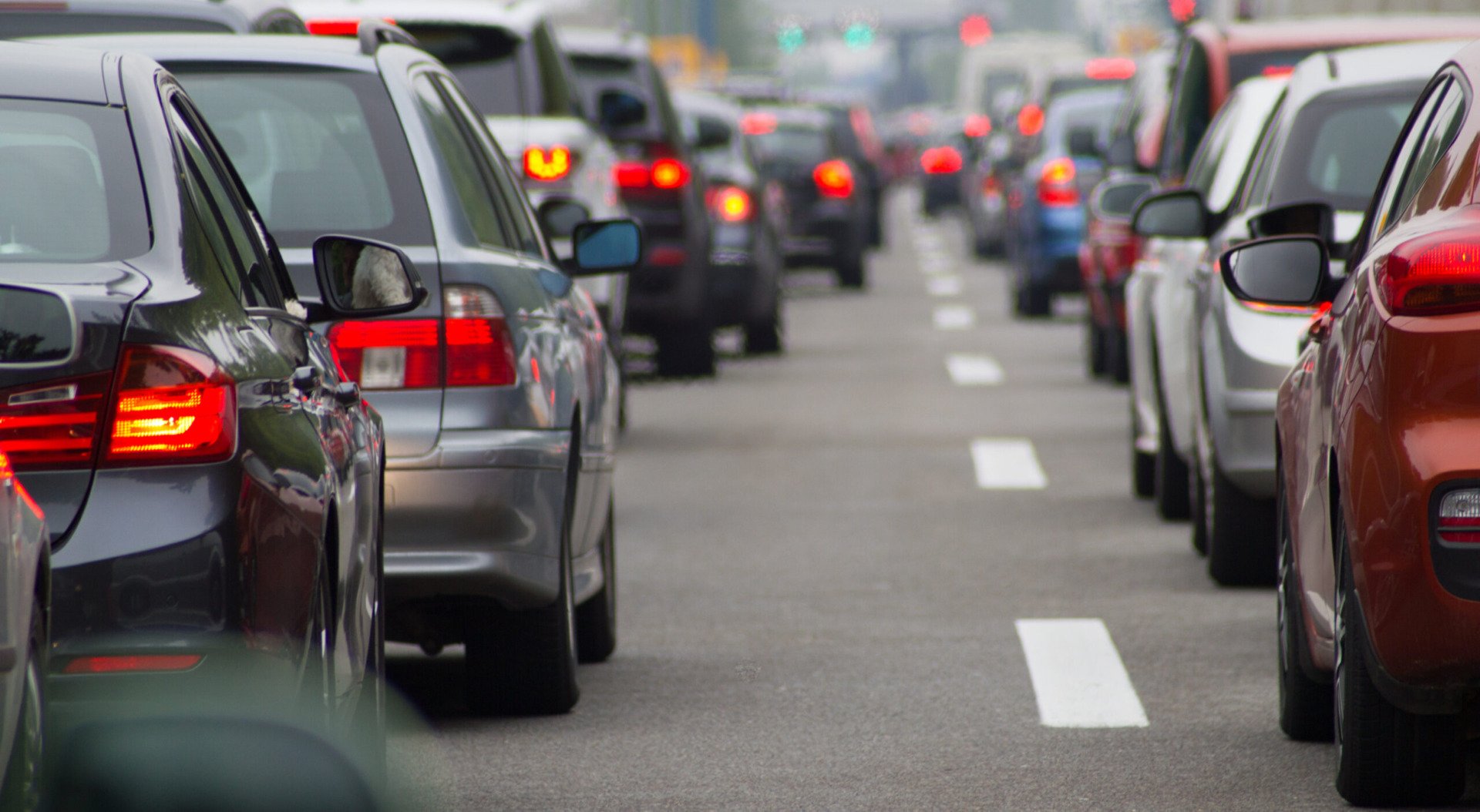 Cozi infernale pe DN1: Blocați între Ploiești și Brașov. Aglomerație și pe autostrăzi