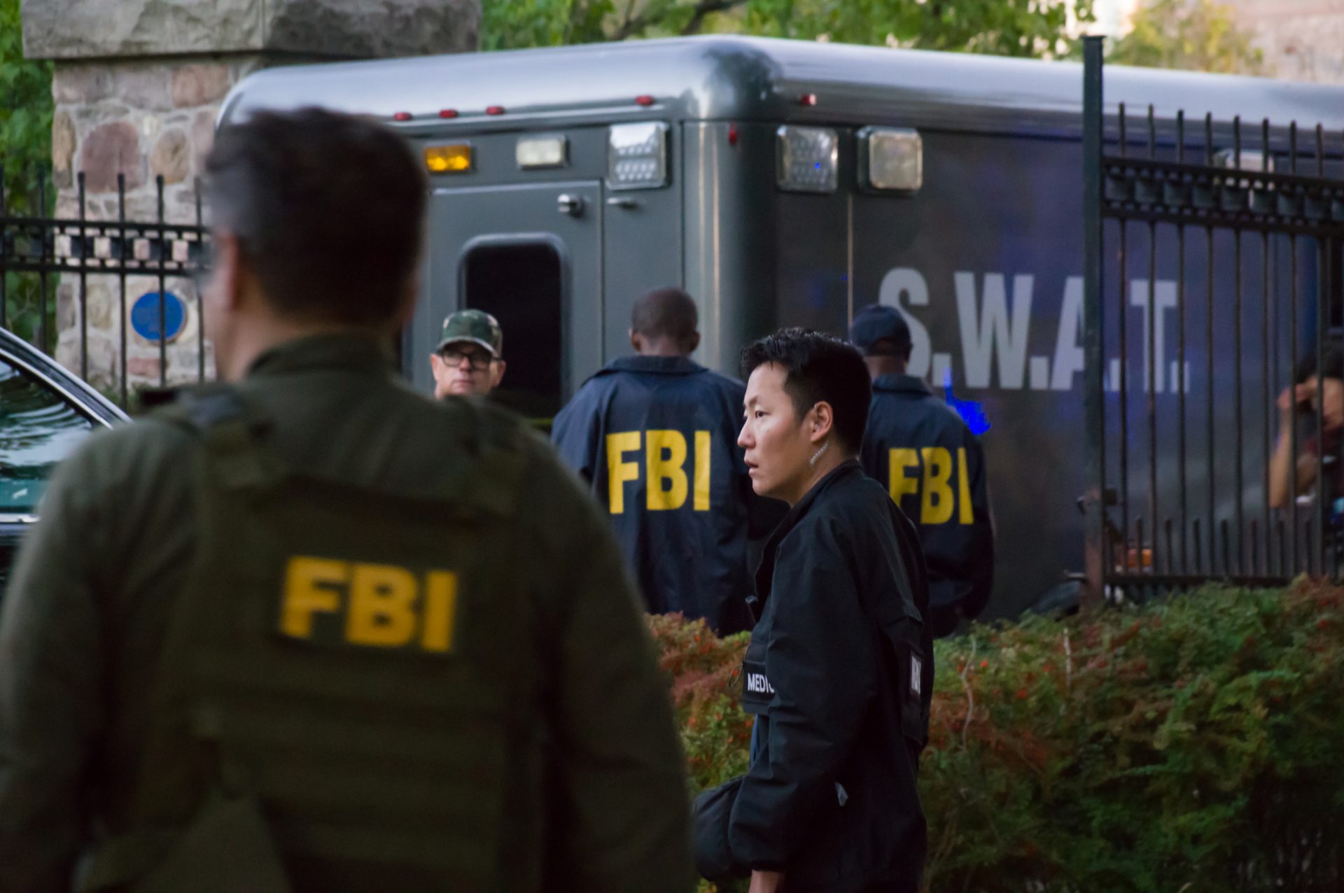 FBI, împreună cu SRI, au destructurat un atac cibernetic rusesc Departamentul de Justiție al SUA și președintele Nicușor Dan au anunțat miercuri că FBI, împreună cu mai multe instituții din 15 state, inclusiv Serviciul Român de Informații, a destructurat un atac informatic prelungit asupra infrastructurii sensibile din mai multe state occidentale