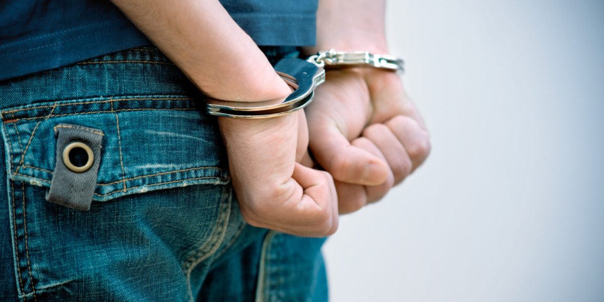 Tânăr, REȚINUT pentru mesaj fascist pe rețeaua socială: Poliția investighează