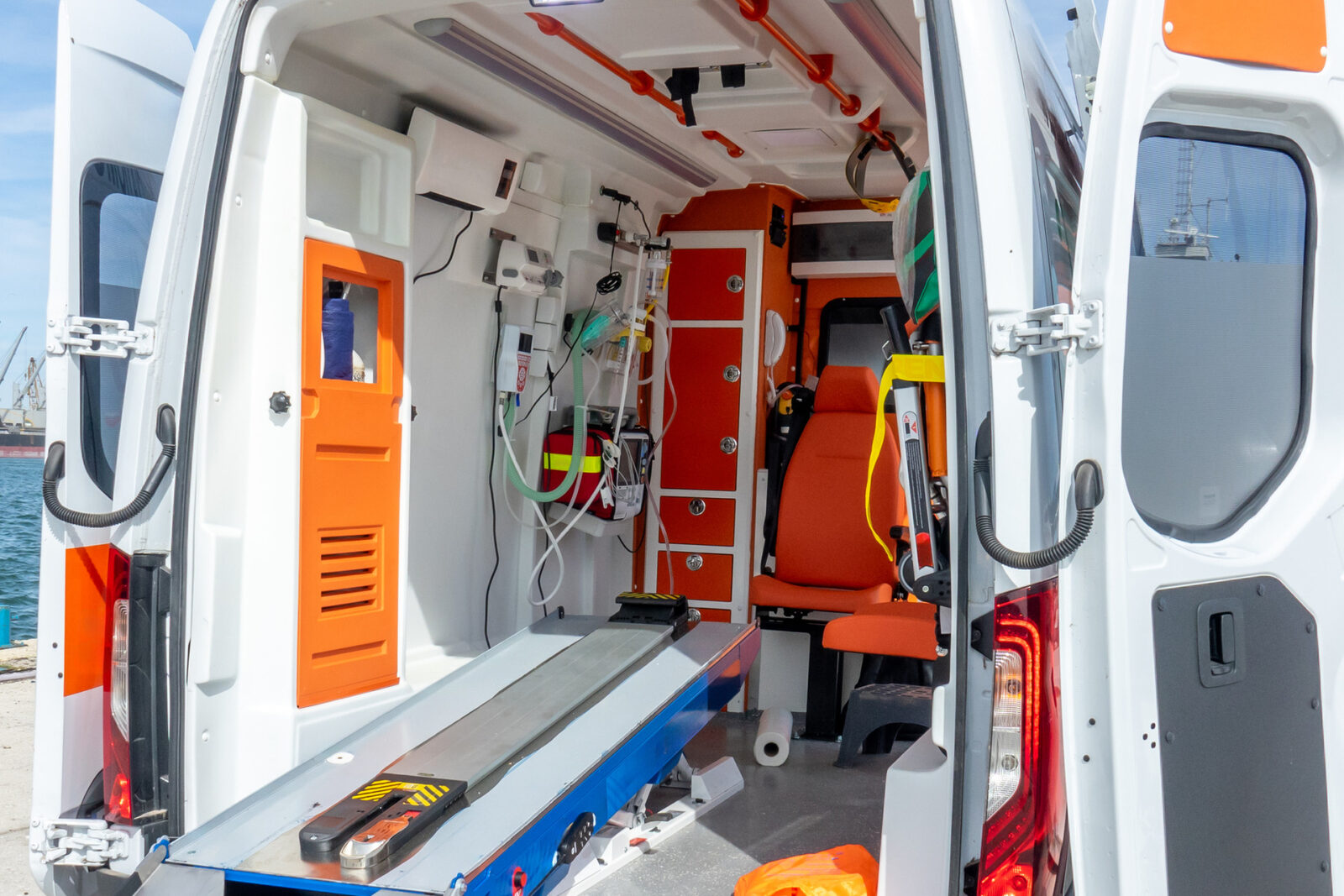 Ambulanțe Constanța, blocate-n service: Zeci de autospeciale, peste un milion de km