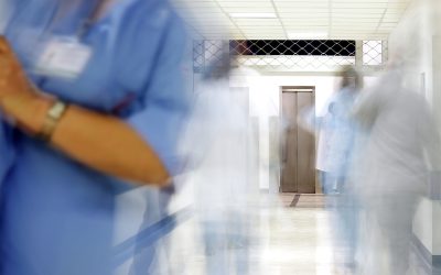 Medicii rezidenți din Anglia declanșează o grevă de șase zile cu impact major asupra serviciilor medicale