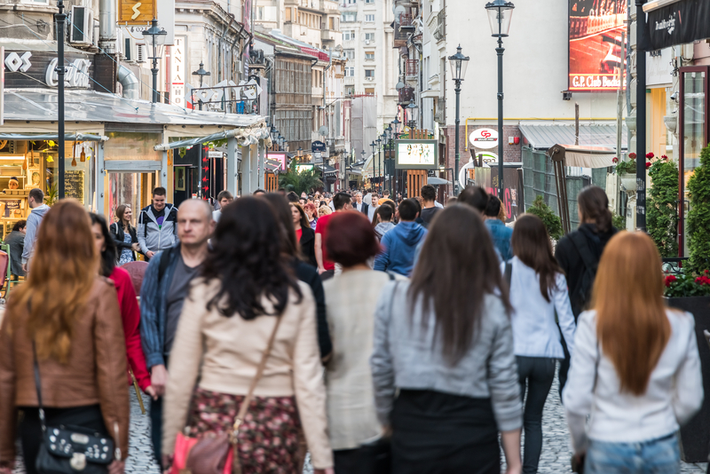 Criza politică lovește portofelul românilor? Economiștii trag semnale de alarmă