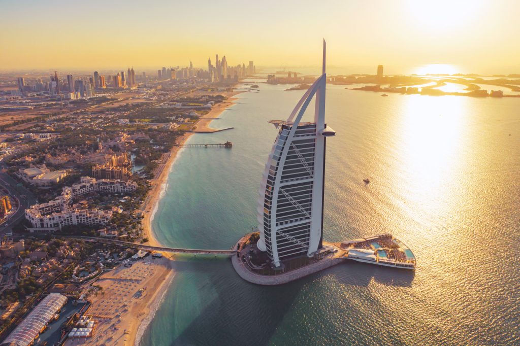 Burj Al Arab, hotelul de 7 stele din Dubai, se închide