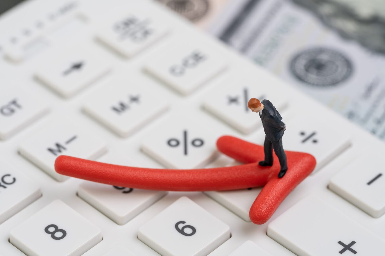 Indicele de încredere macroeconomică, prăbușire puternică în martie