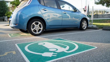 Criza petrolului accelerează vânzările de mașini electrice în Europa: Creștere de 30%
