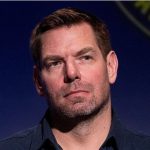 Swalwell, lovit de acuzații de agresiune sexuală, renunță la guvernarea Californiei