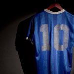 De la Diego la Messi: Cum au ajuns tricourile de pe teren pe marile ecrane