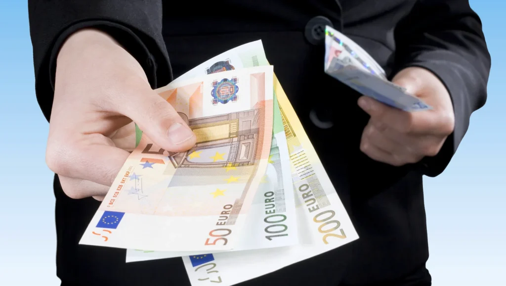 Inițiativa Berlinului de a elimina plata doar în numerar: Un pas spre modernizare BERLIN – În inima Germaniei, o dezbatere veche de ani de zile pare să își găsească rezolvare