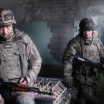 Condamnați și deținute, efortul de război din Ucraina: cine și cum ajută