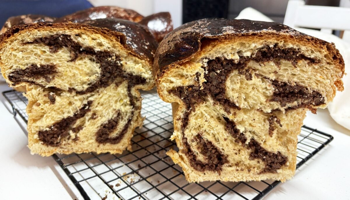 Aluatul de cozonac perfect, care se rupe în fâșii, rămâne un deziderat pentru multe gospodine