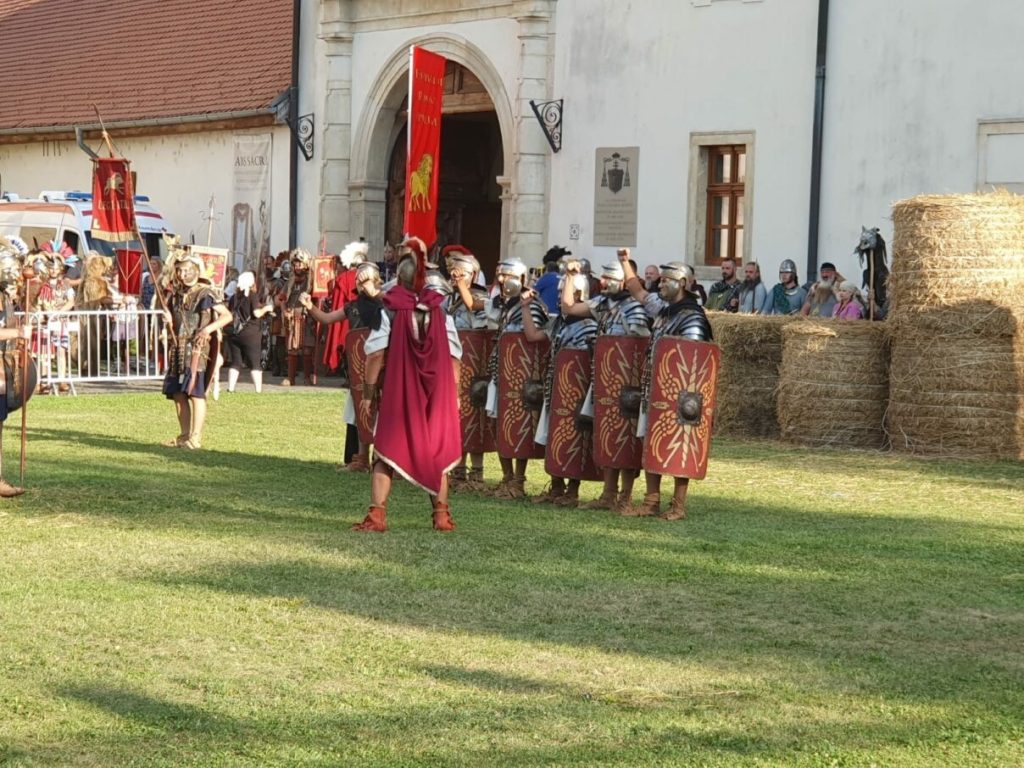 Români, daci, gladiatori și nimfe la Alba Iulia: Spectacol istoric în Cetatea Alba Carolina