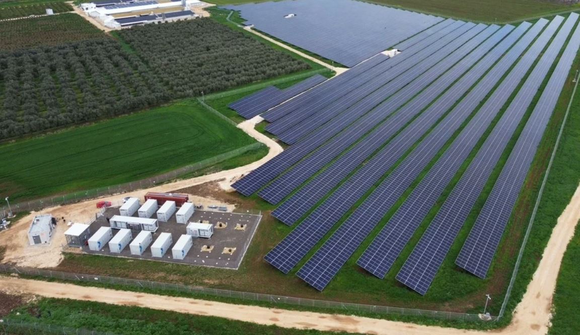 Econergy a început construcția celei mai mari baterii de stocare a energiei din România, în Brașov, așteptând avizul ANRE