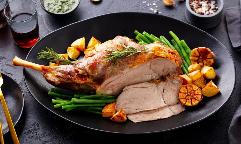 Ce vin se potrivește la friptura de miel? Secretul unui gust perfect dezvăluit