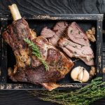 Cinci ingrediente-cheie pentru o friptură de miel ca la carte