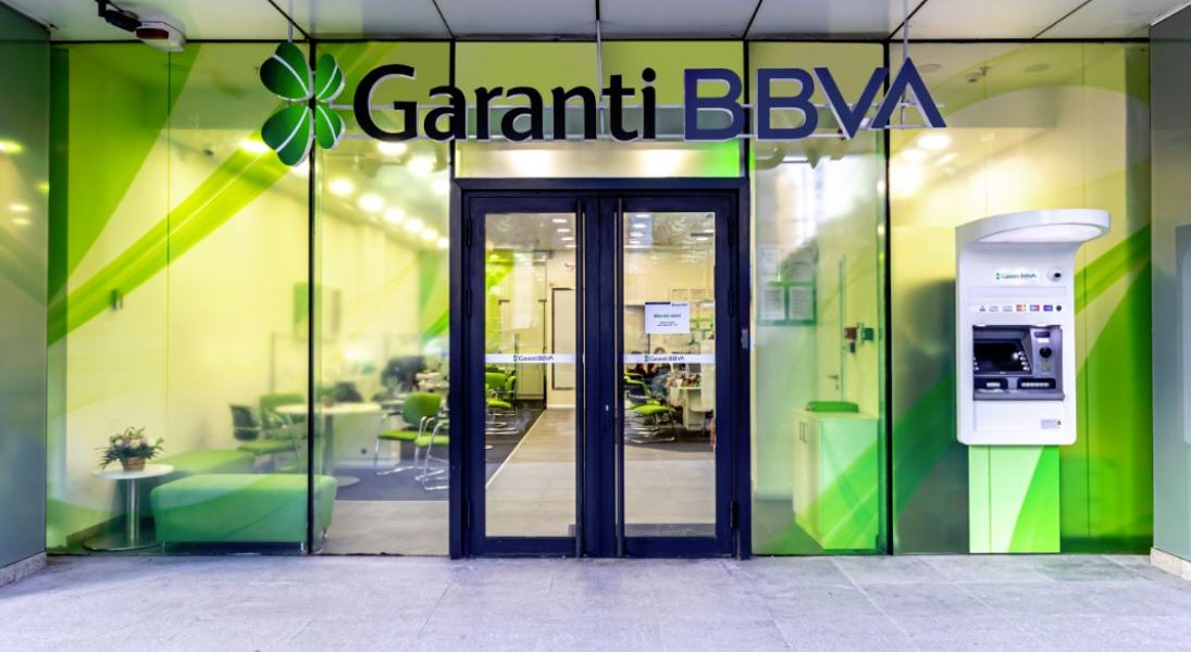 Garanti BBVA premiem clienții cu 300 de lei pentru creditul din aplicație