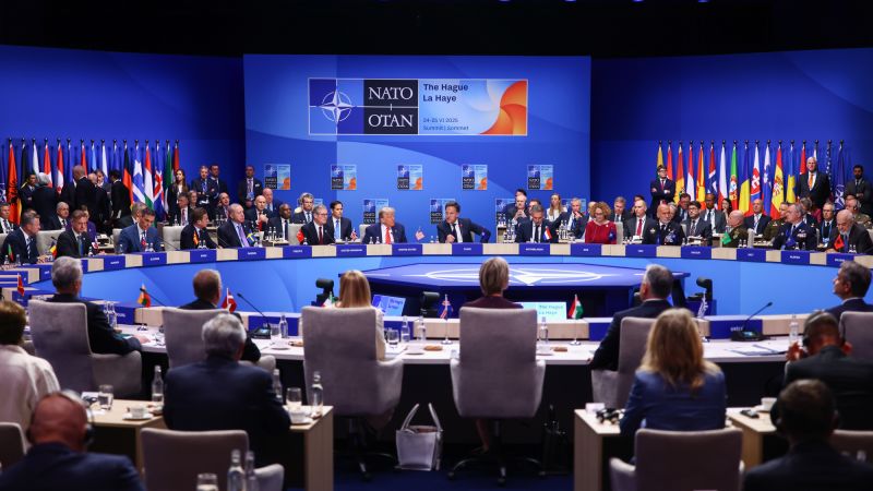 Donald Trump NU se lasă: Atacă NATO, dar americanii îl susțin!