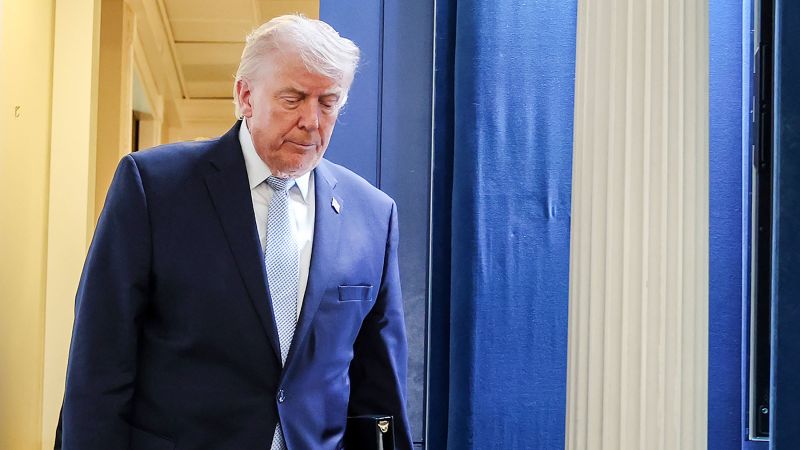 Trump, de acord cu încetarea focului în Iran. Condiția: strâmtoarea Hormuz, redeschisă