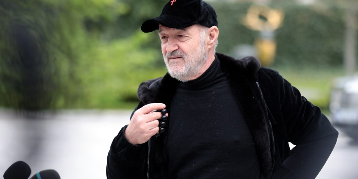 gigi-becali-a-vazut-contractul-lui-mirel-radoi-si-pregateste-o-contraoferta-record.jpg - StiriAlese