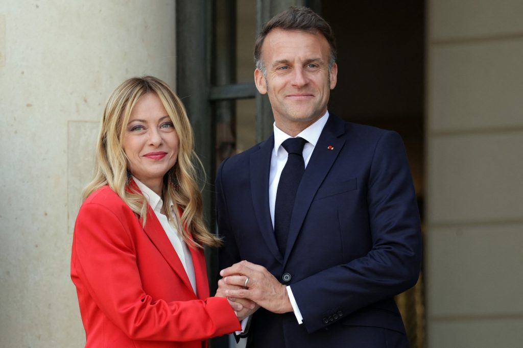 Meloni a aterizat la Paris: Întâlnire cu Macron pe agenda zilei
