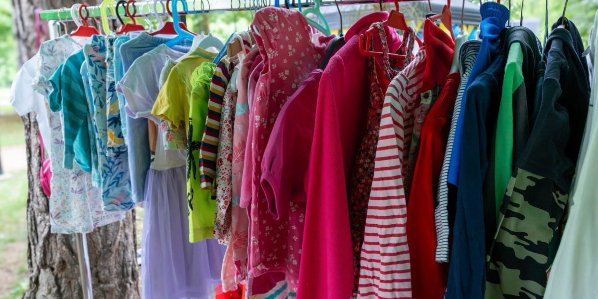 hainele-pentru-copii-shutter_Descopera-scaled.jpg - StiriAlese