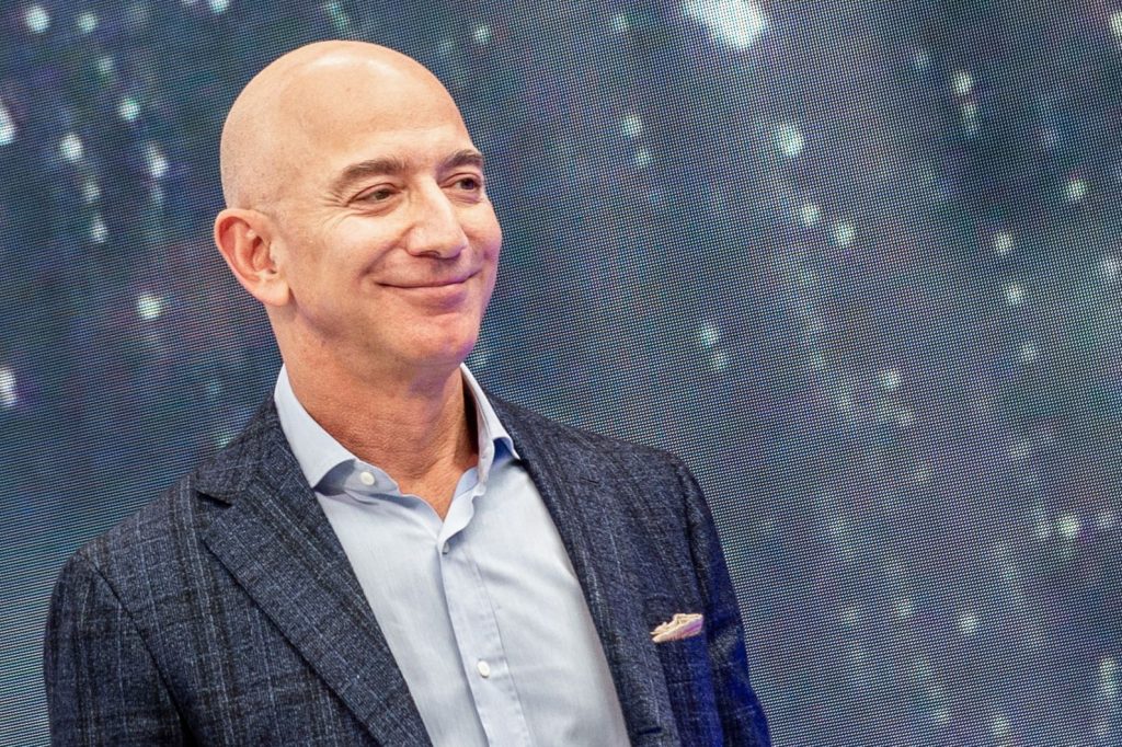 Amazon intră în războiul spațial: pariază 12 miliarde $ pe sateliți, sfida Starlink