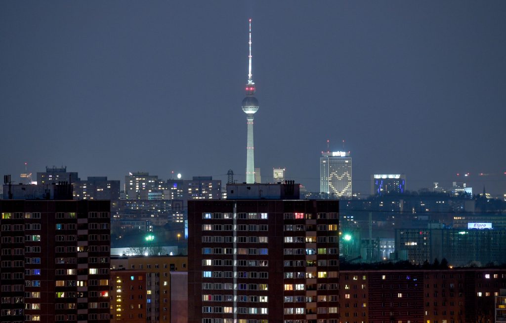 Lupta pentru viitorul Berlinului: ideea de a restricţiona traficul în centrul oraşului a aprins dezbateri aprinse, cu posibile implicaţii importante atât pentru oraş, cât şi pentru imaginea industriei germane