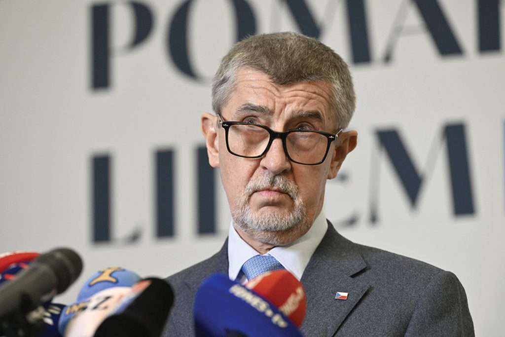 Premierul ceh sprijină pe Viktor Orban înaintea alegerilor din Ungaria
