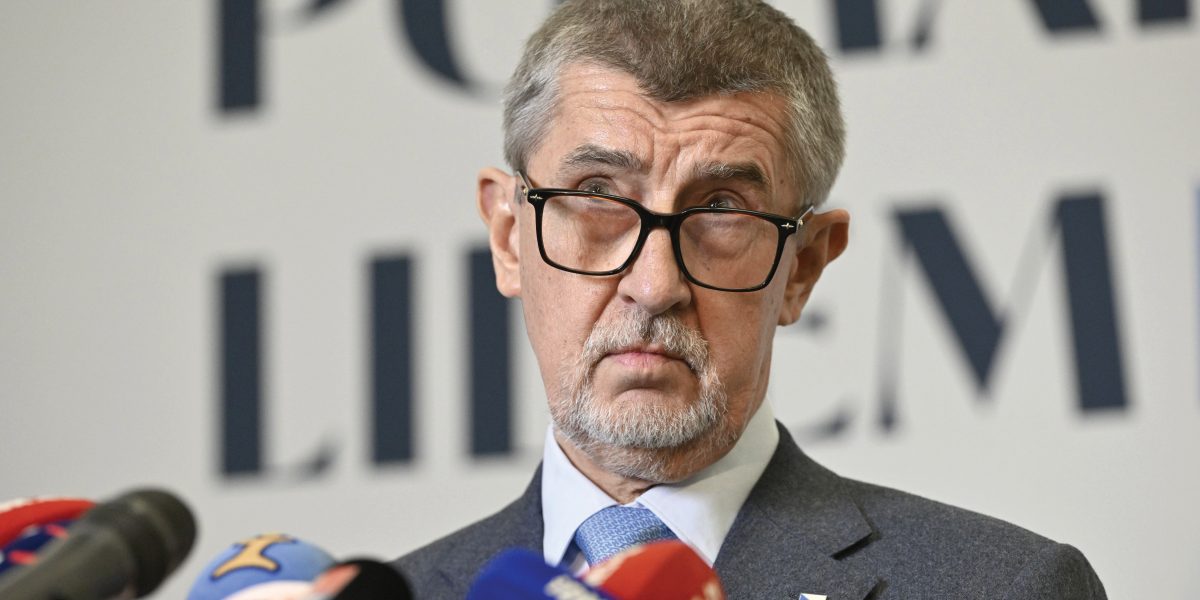 Premierul ceh sprijină pe Viktor Orban înaintea alegerilor din Ungaria