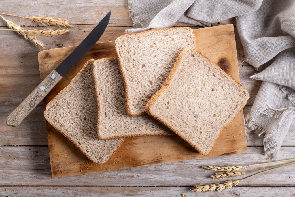 Chimiștii români au descoperit o metodă inovatoare de a produce hidrogen utilizând firimituri provenite din risipa alimentară