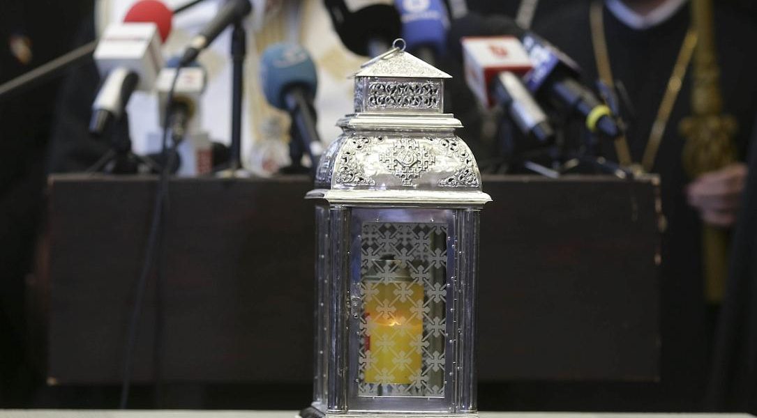 Lumina Sfântă de la Ierusalim ajunge în România de Paște