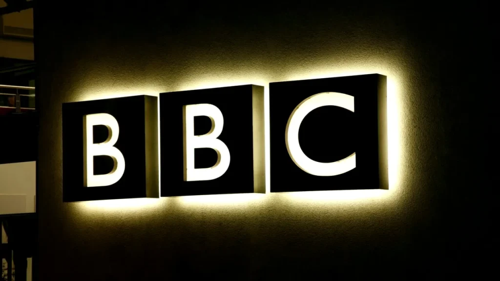 BBC taie 2.000 de posturi: Cea mai mare reducere de personal din ultimii 15 ani
